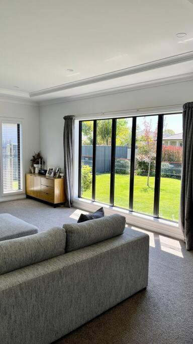 Sunny Delight In Clive Villa Exterior foto